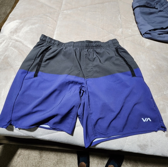 Medium YOGGER STRETCH ELASTIC SHORTS 17" - Picture 2 of 5